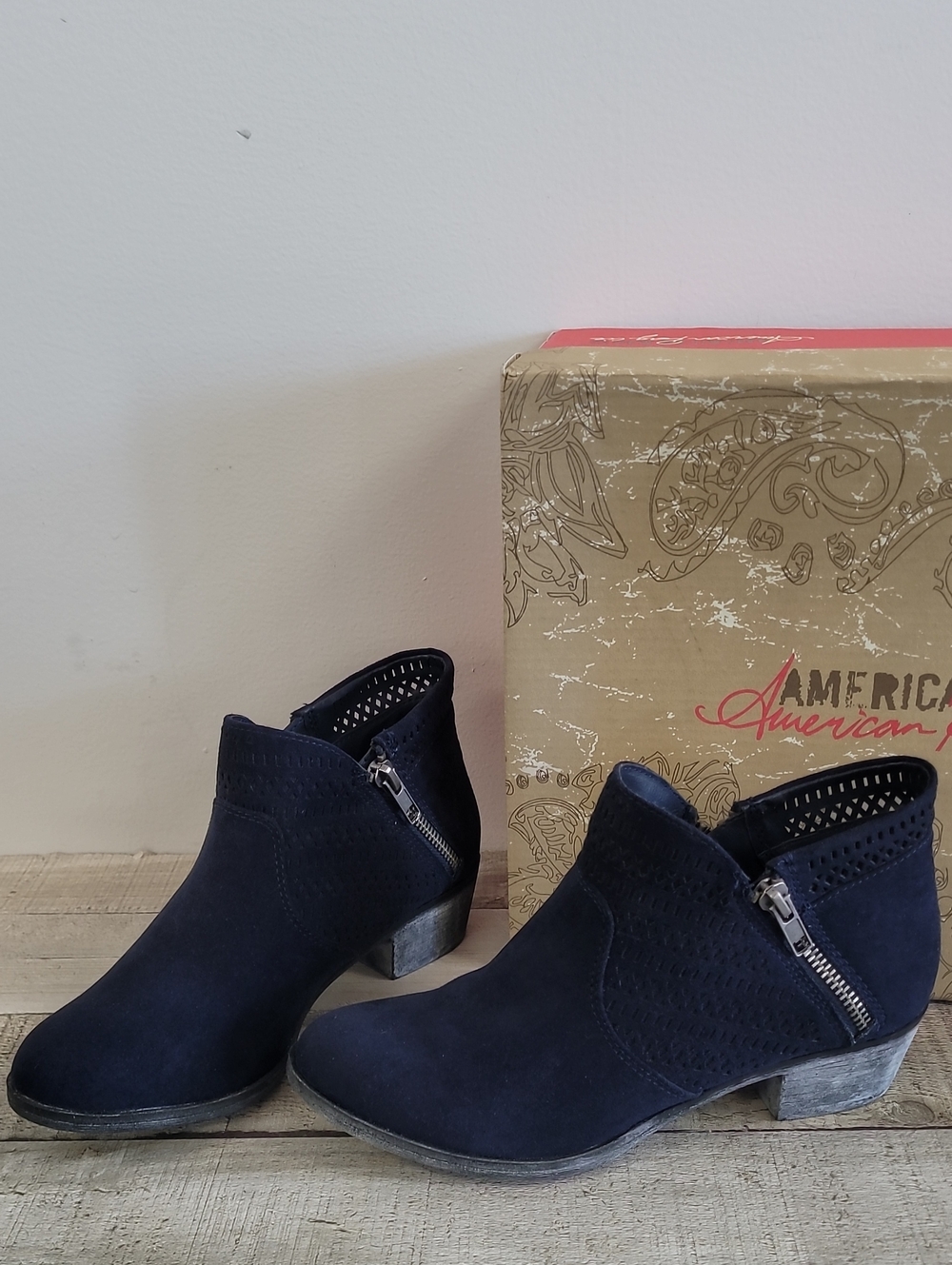 NEW American Rag faux suede booties